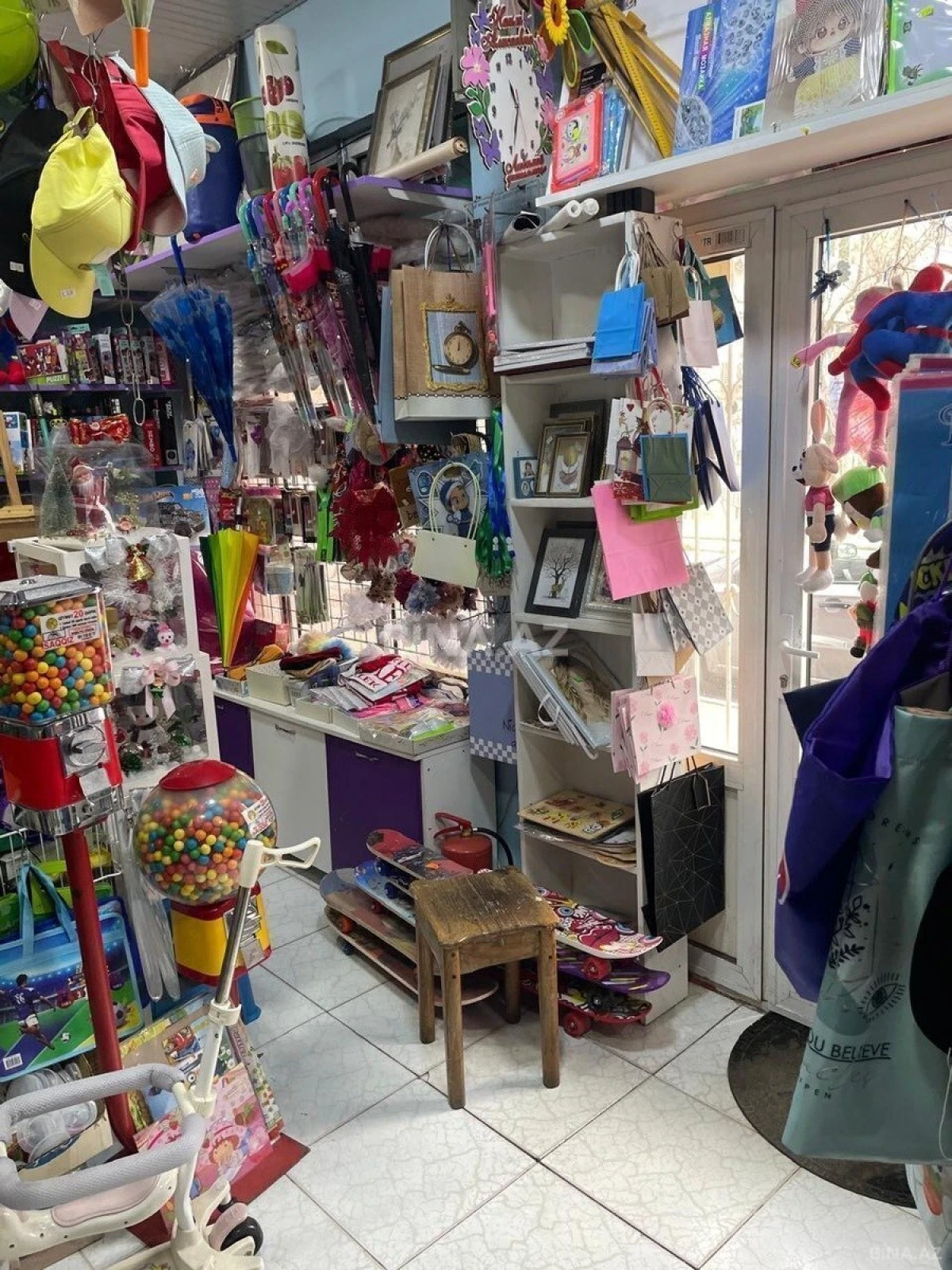 Satılır obyekt 33 m²