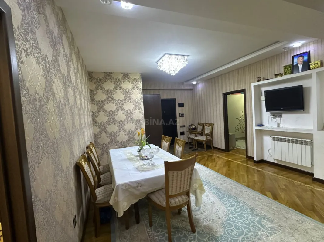 Satılır 3 otaqlı mənzil 127 m²