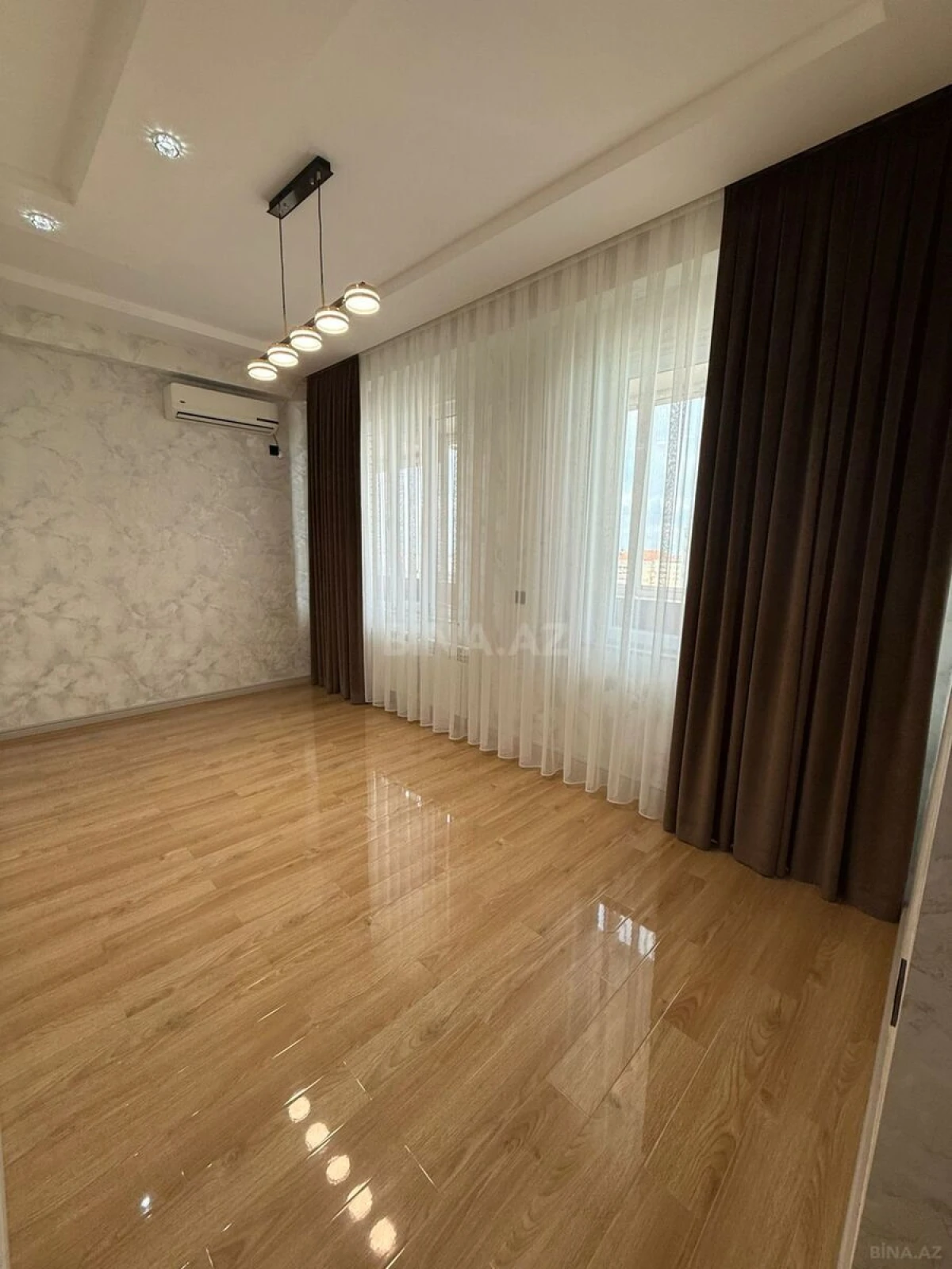 Satılır 3 otaqlı mənzil 90 m²