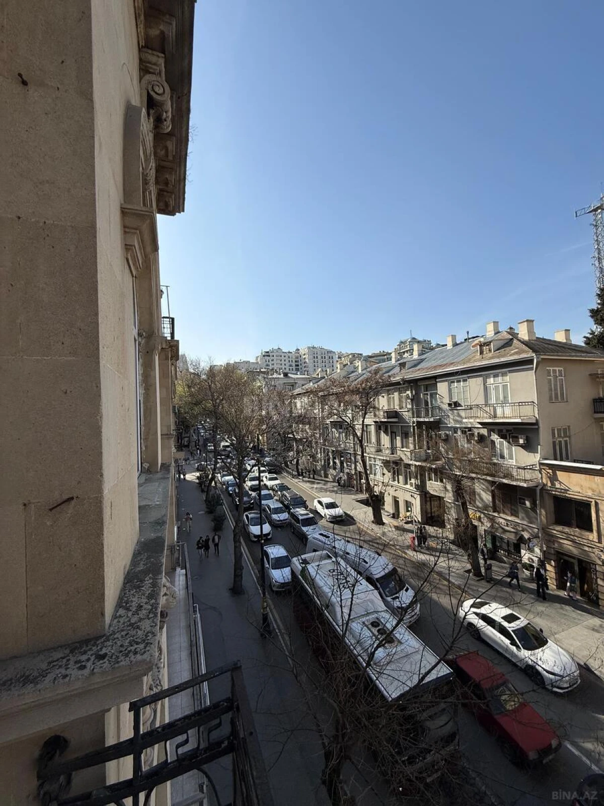 Satılır 10 otaqlı mənzil 360 m²