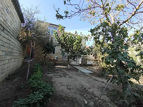 Satılır 7 otaqlı həyət evi 220 m² — Bakı 7 otaq 220.00 m²