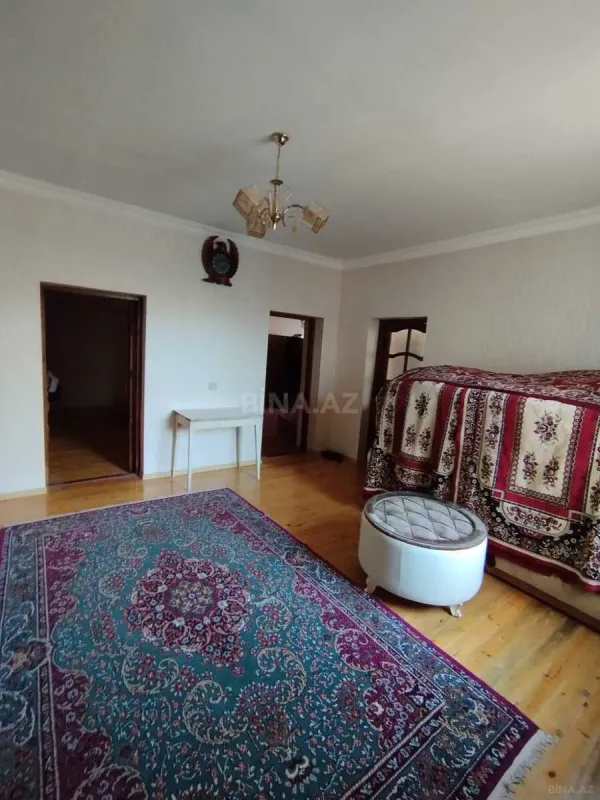 Satılır 7 otaqlı həyət evi 220 m²