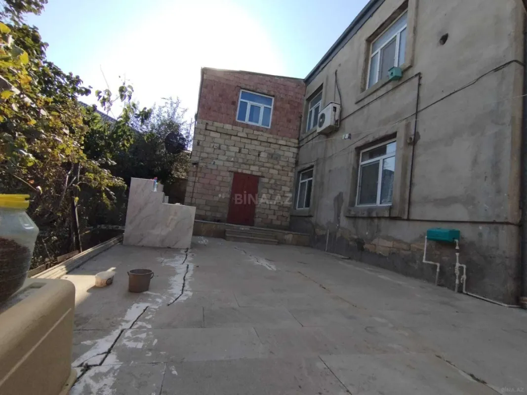 Satılır 7 otaqlı həyət evi 220 m²
