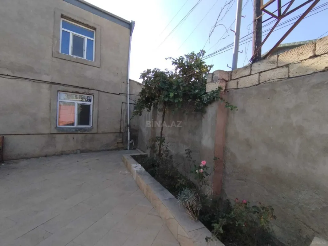 Satılır 7 otaqlı həyət evi 220 m²