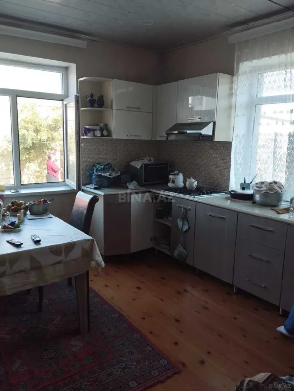 Satılır 7 otaqlı həyət evi 220 m²