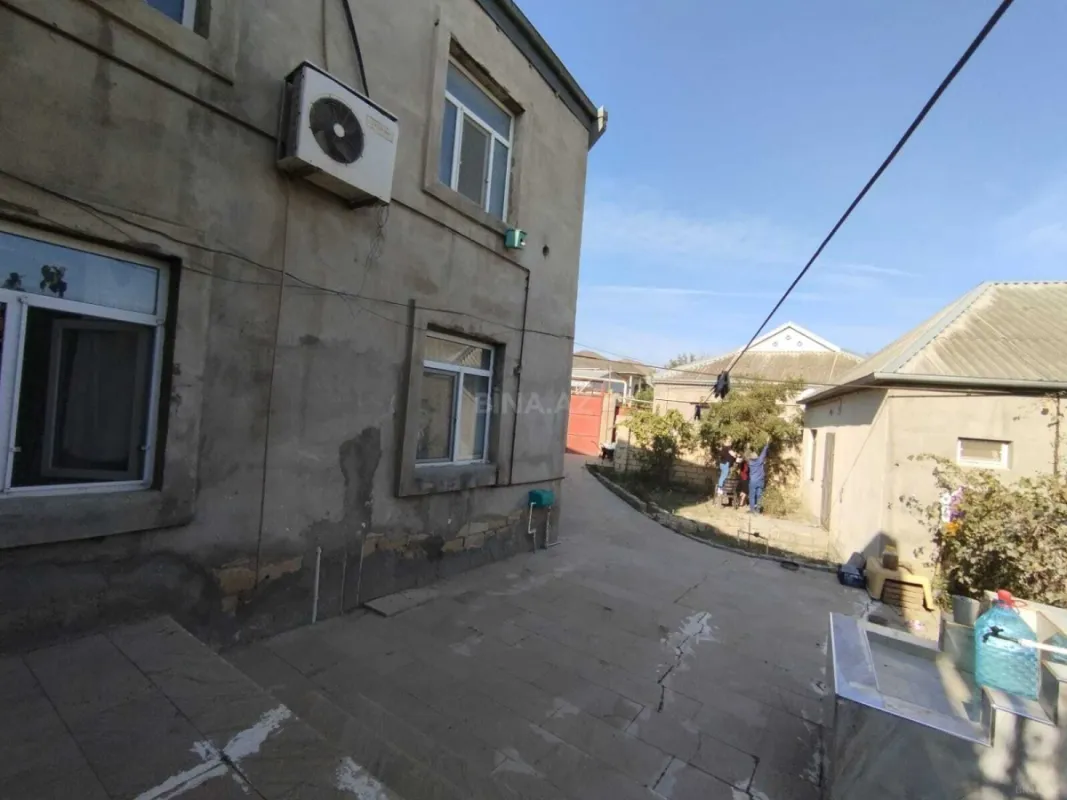 Satılır 7 otaqlı həyət evi 220 m²