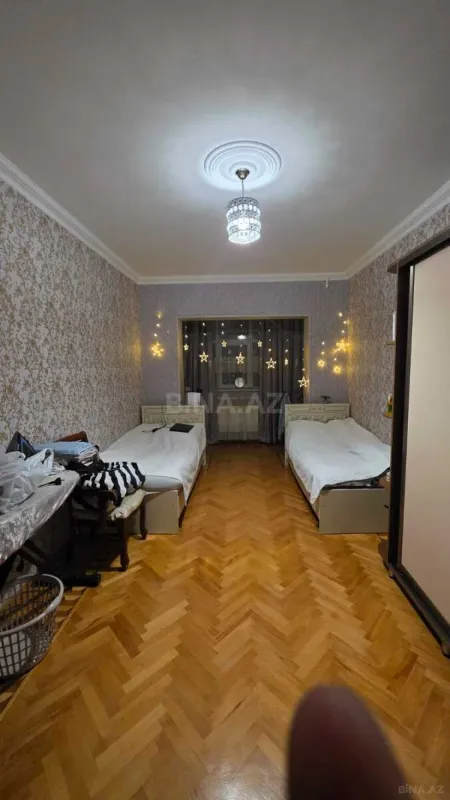 Satılır 4 otaqlı mənzil 100 m²