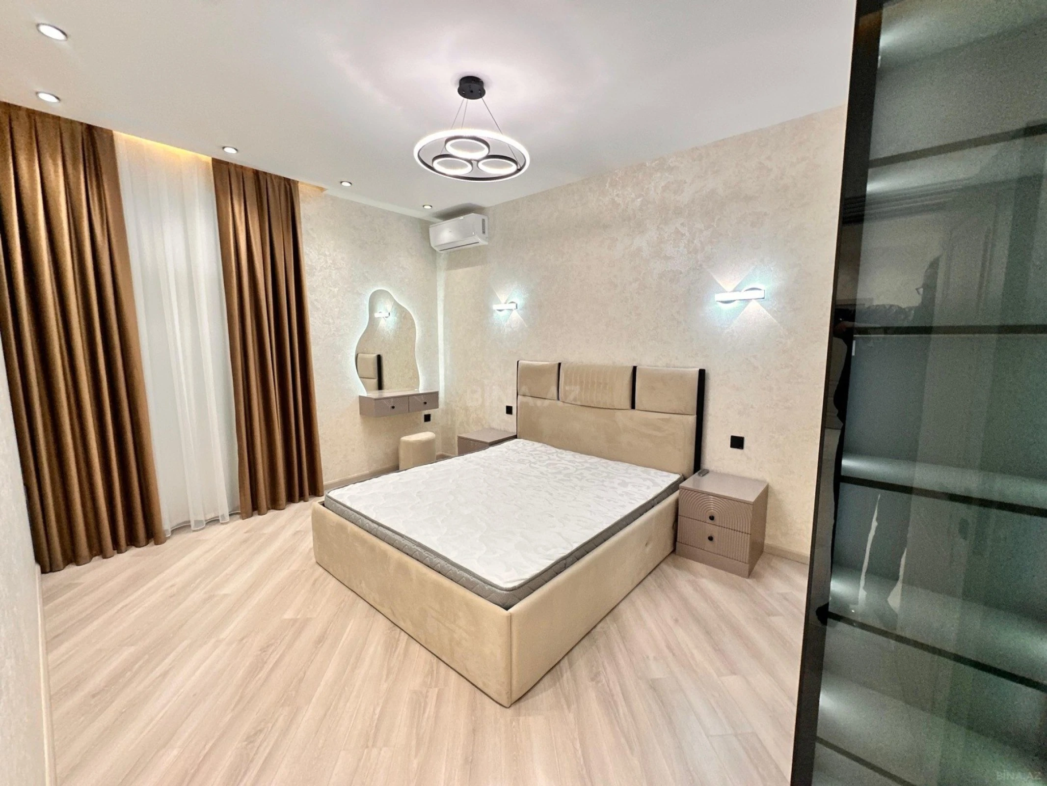 Satılır 2 otaqlı mənzil 80 m²