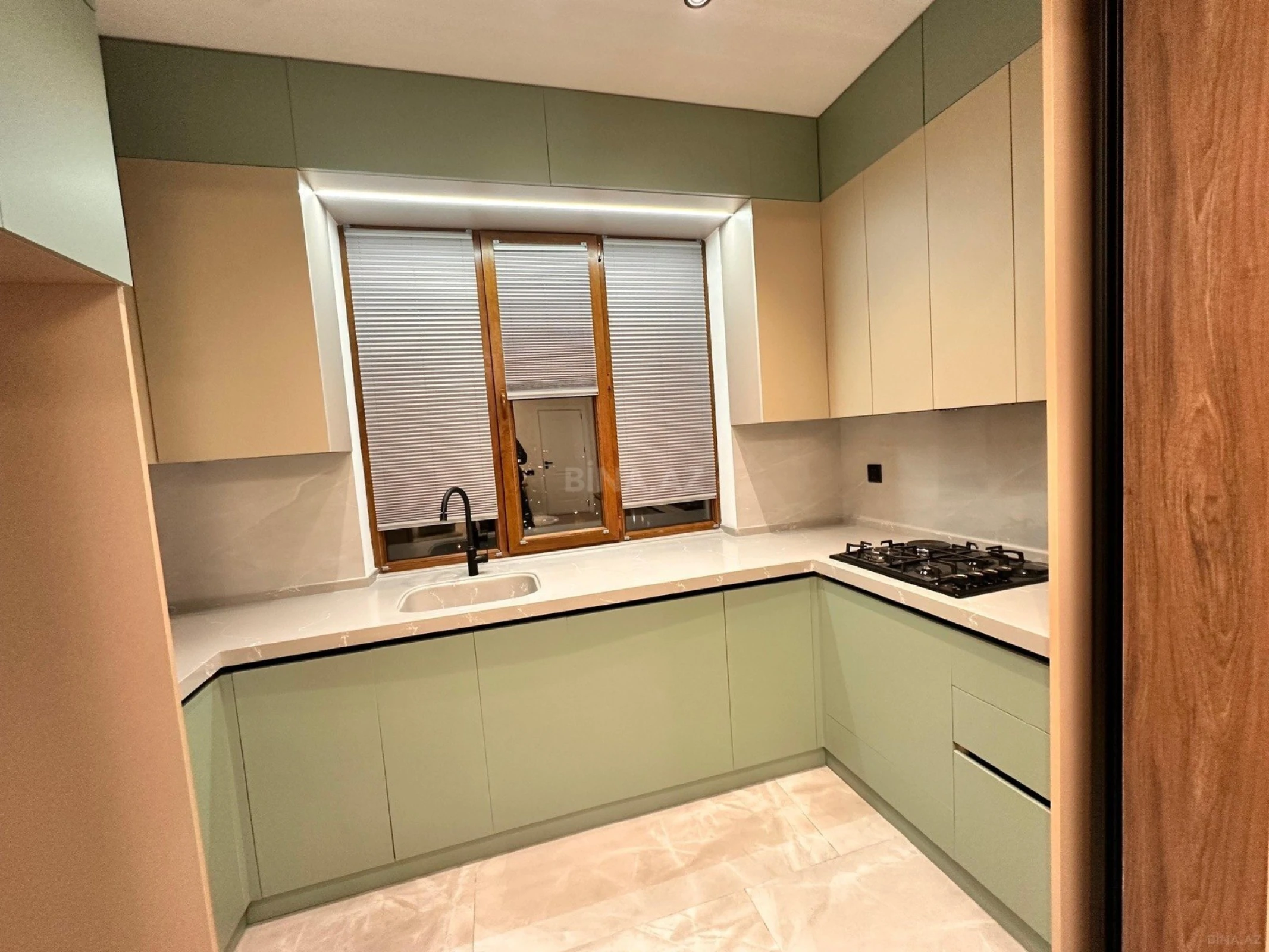 Satılır 2 otaqlı mənzil 67 m²