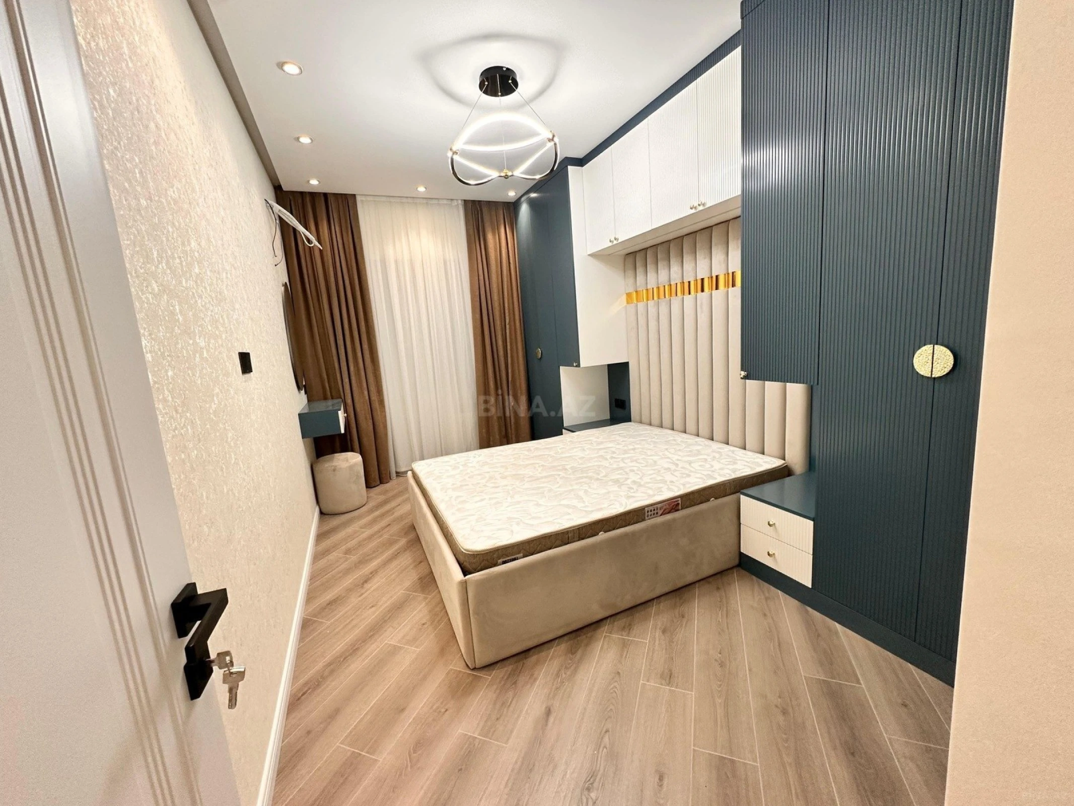 Satılır 2 otaqlı mənzil 67 m²