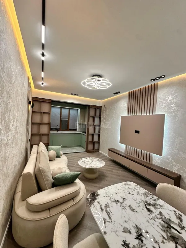 Satılır 2 otaqlı mənzil 67 m²