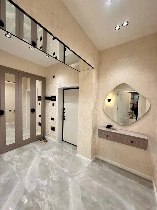 Satılır 2 otaqlı mənzil 67 m²