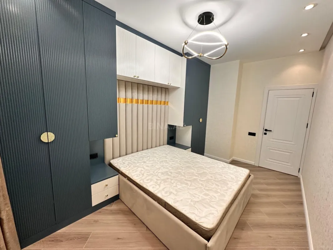 Satılır 2 otaqlı mənzil 67 m²