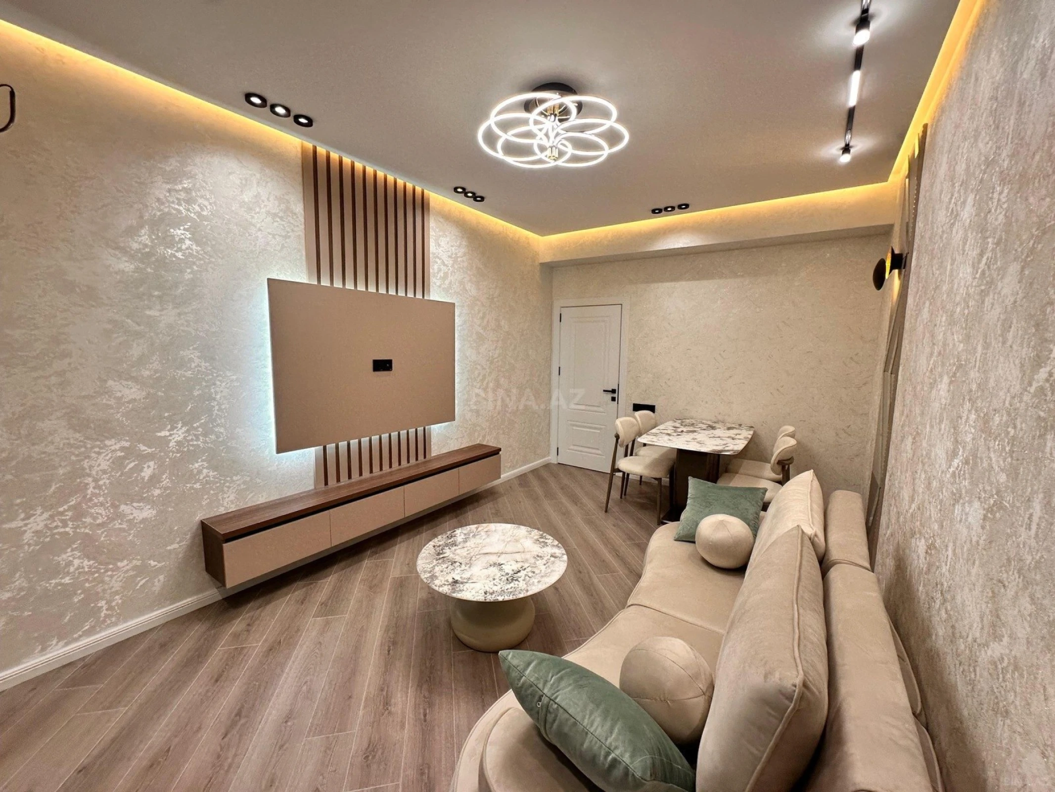 Satılır 2 otaqlı mənzil 67 m²