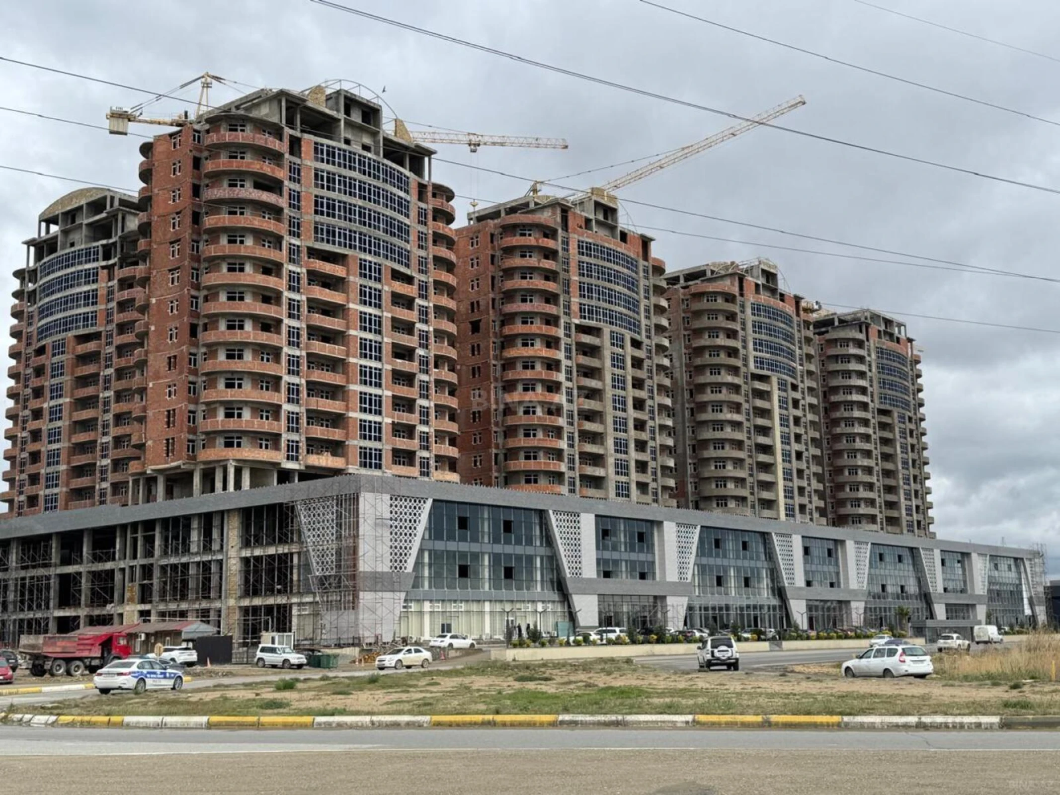 Satılır 3 otaqlı mənzil 100 m²