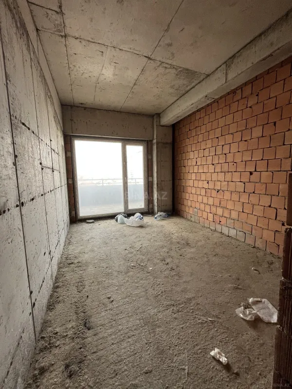 Satılır 3 otaqlı mənzil 112 m²