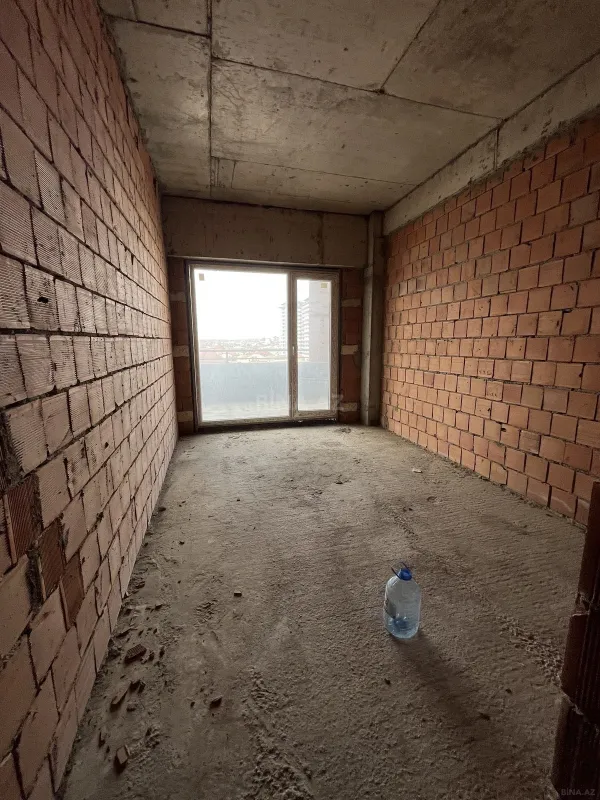 Satılır 3 otaqlı mənzil 112 m²