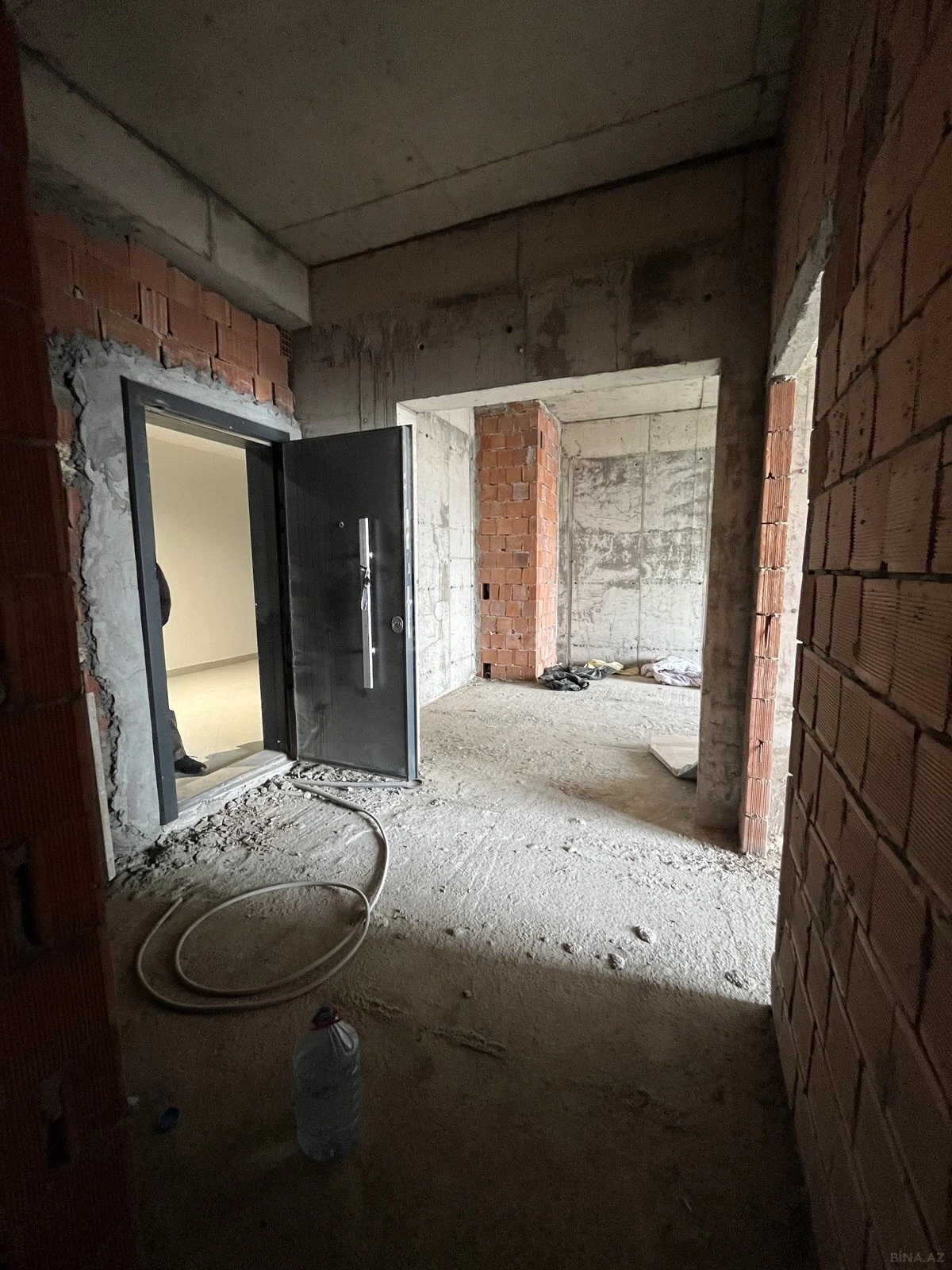 Satılır 3 otaqlı mənzil 112 m²