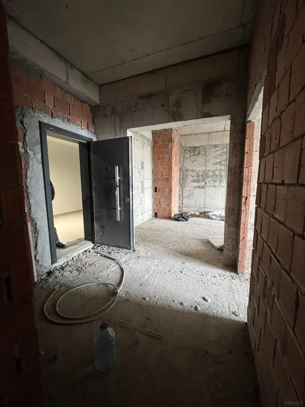 Satılır 3 otaqlı mənzil 112 m²