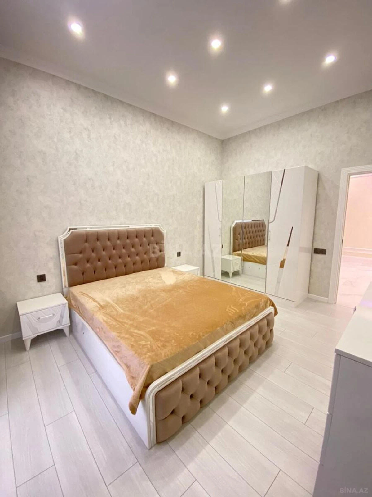 Kirayə verilir 3 otaqlı mənzil 122 m²