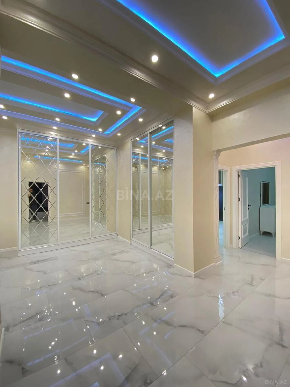 Kirayə verilir 3 otaqlı mənzil 122 m²