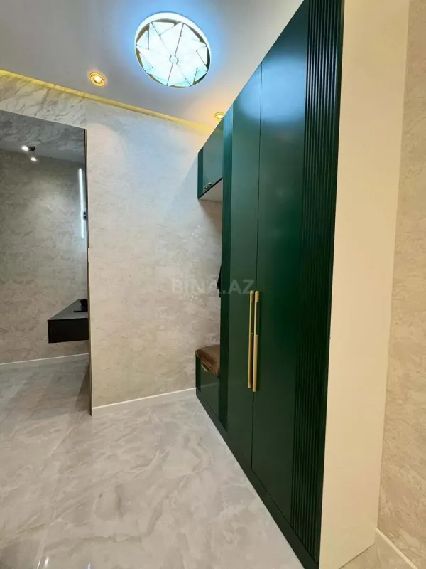 Satılır 3 otaqlı mənzil 113 m²