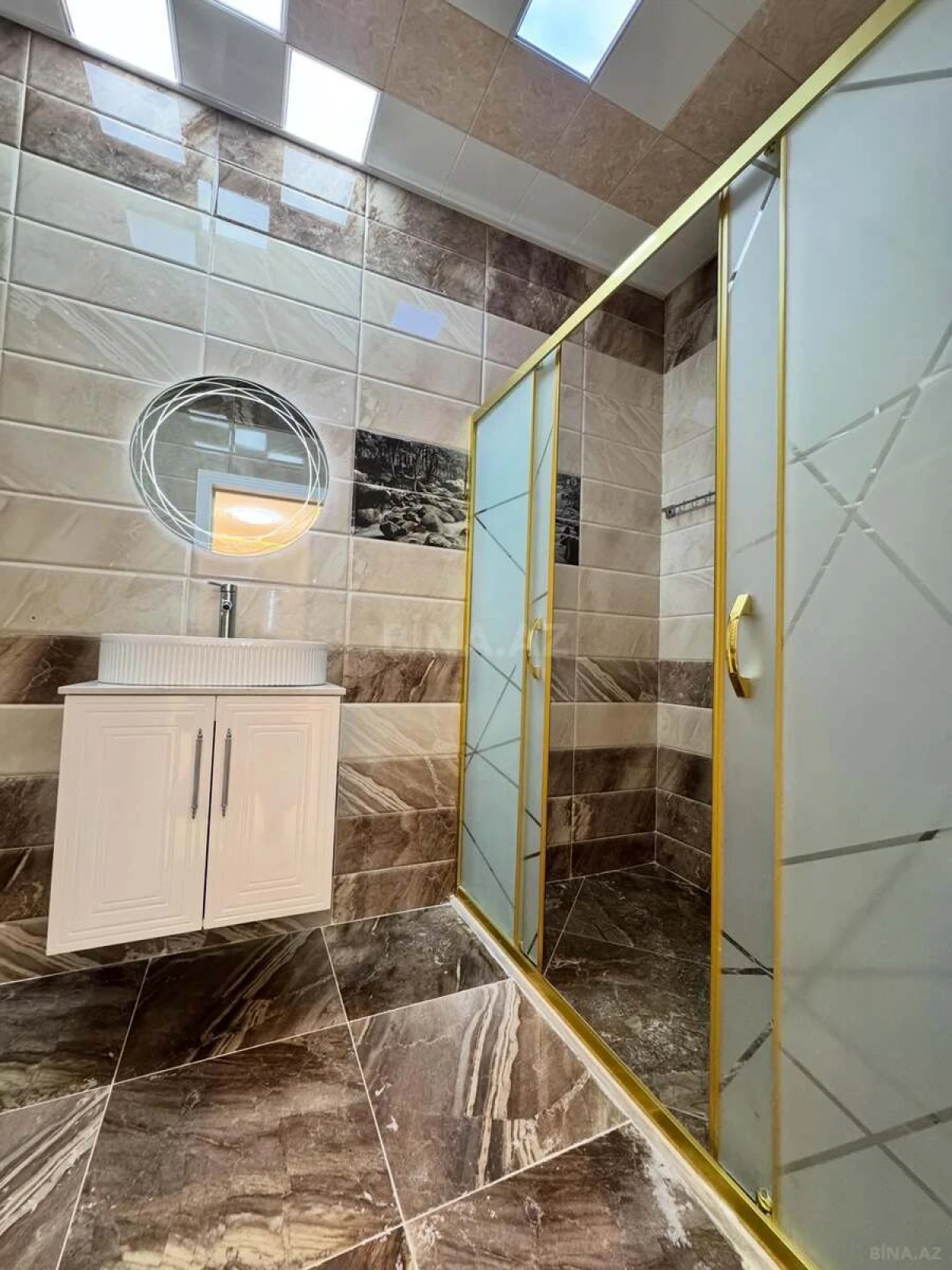 Satılır 3 otaqlı mənzil 113 m²