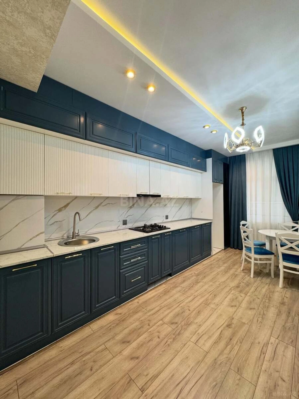 Satılır 3 otaqlı mənzil 113 m²