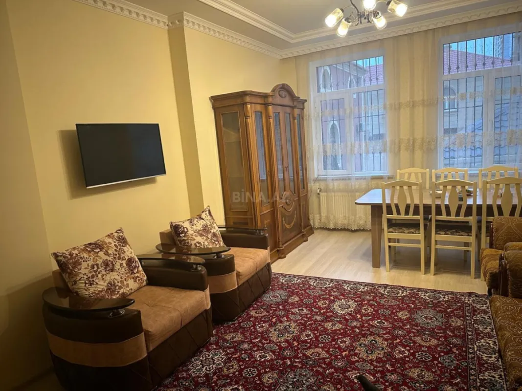 Kirayə verilir 3 otaqlı mənzil 110 m²