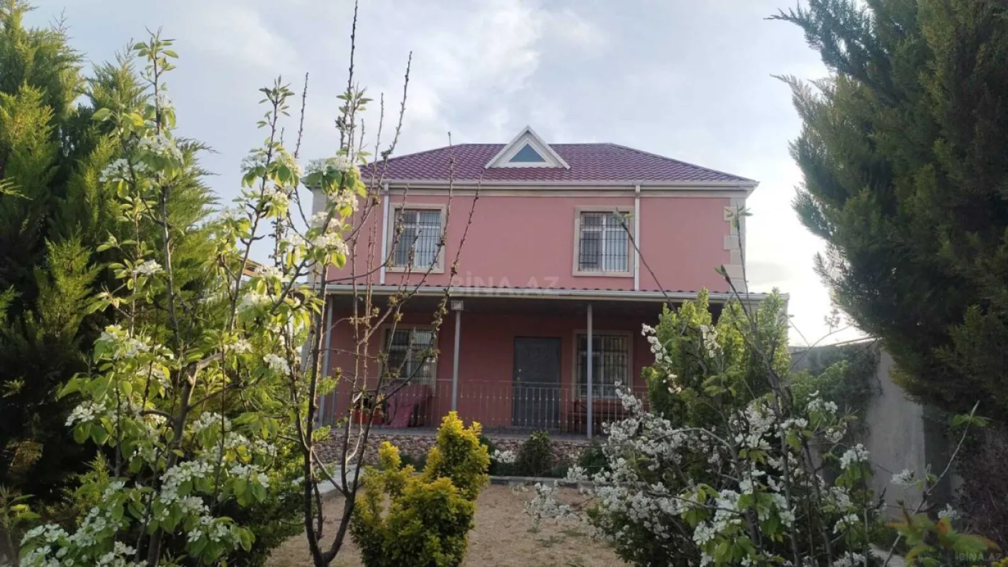 Satılır 5 otaqlı həyət evi 200 m²