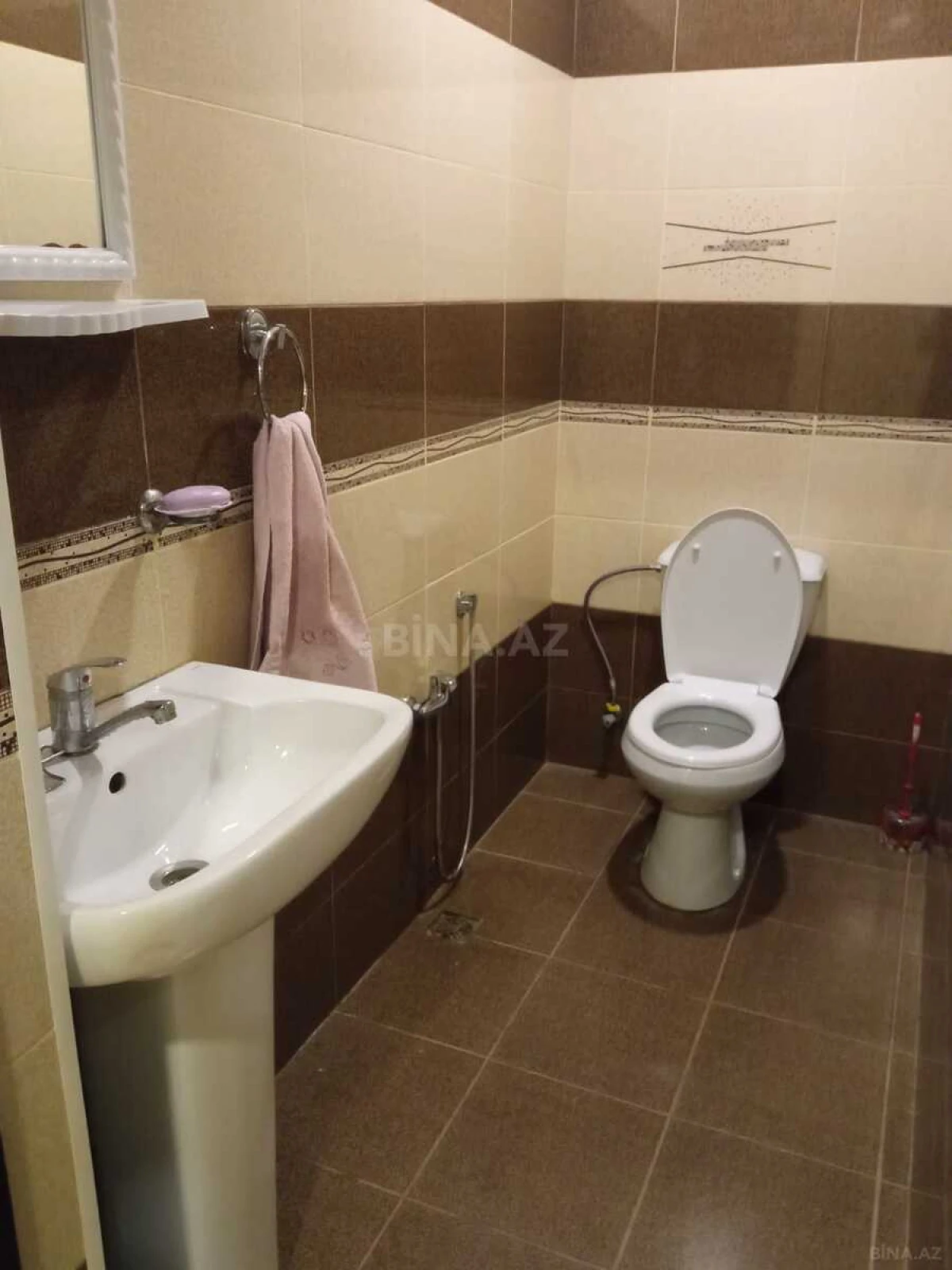 Satılır 5 otaqlı həyət evi 200 m²