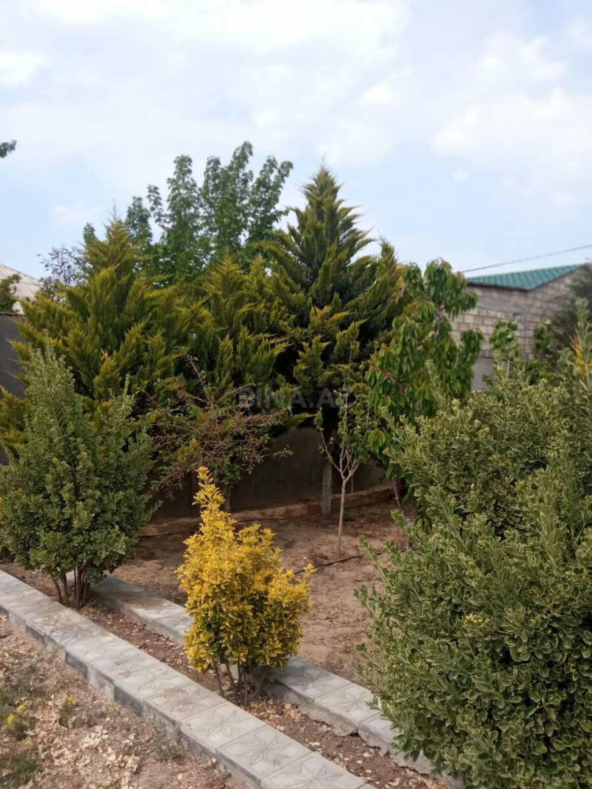 Satılır 5 otaqlı həyət evi 200 m²