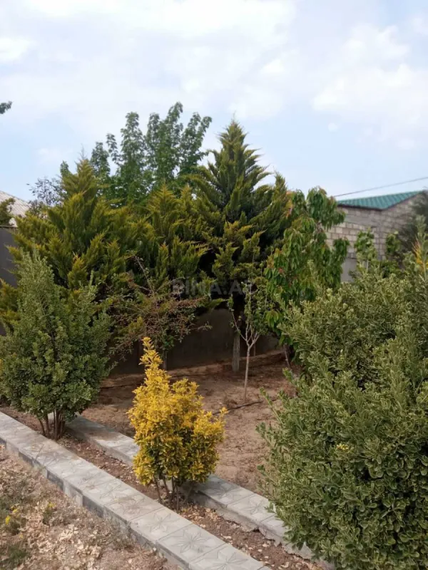 Satılır 5 otaqlı həyət evi 200 m²