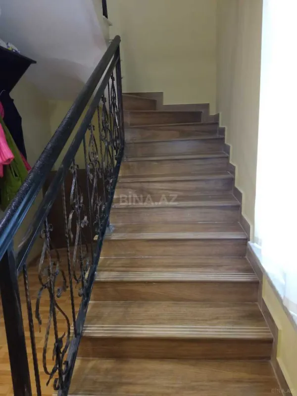 Satılır 5 otaqlı həyət evi 200 m²