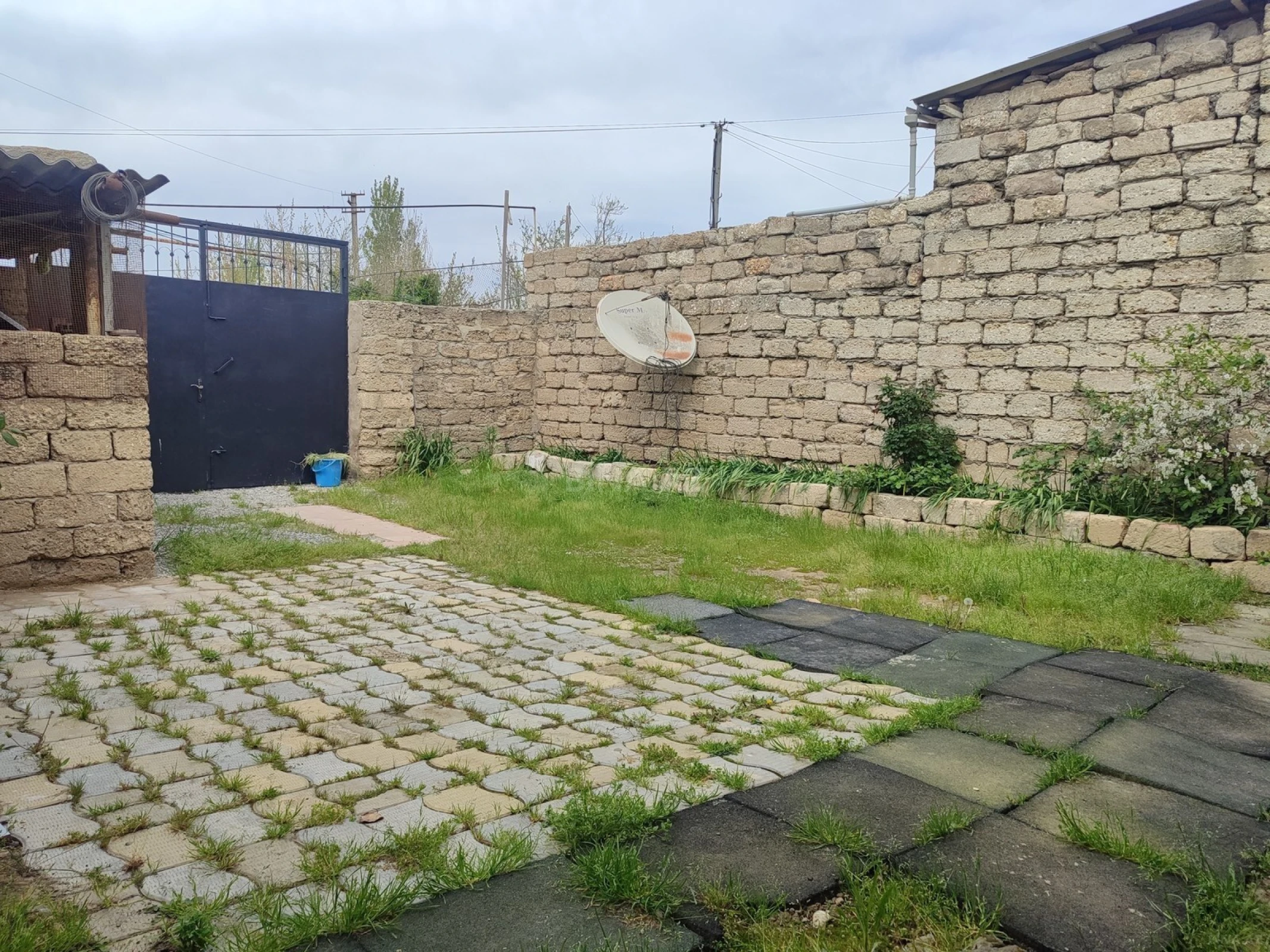 Kirayə verilir 2 otaqlı həyət evi 75 m²