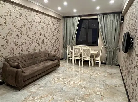 Kirayə verilir 2 otaqlı mənzil 72 m²