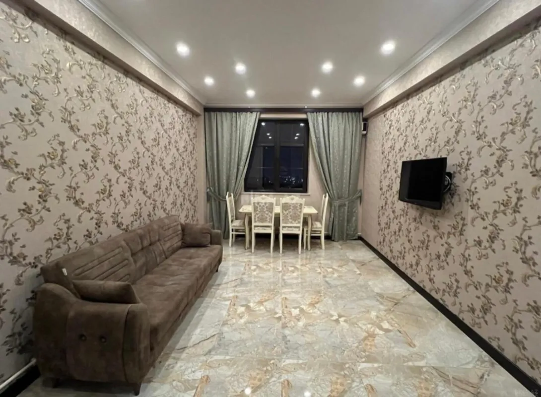 Kirayə verilir 2 otaqlı mənzil 72 m²