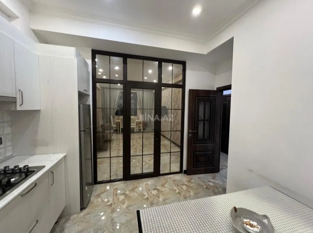 Kirayə verilir 2 otaqlı mənzil 72 m²