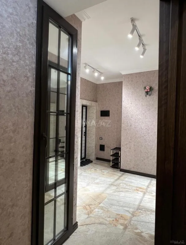 Kirayə verilir 2 otaqlı mənzil 72 m²