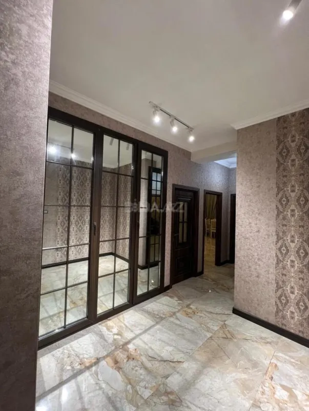 Kirayə verilir 2 otaqlı mənzil 72 m²