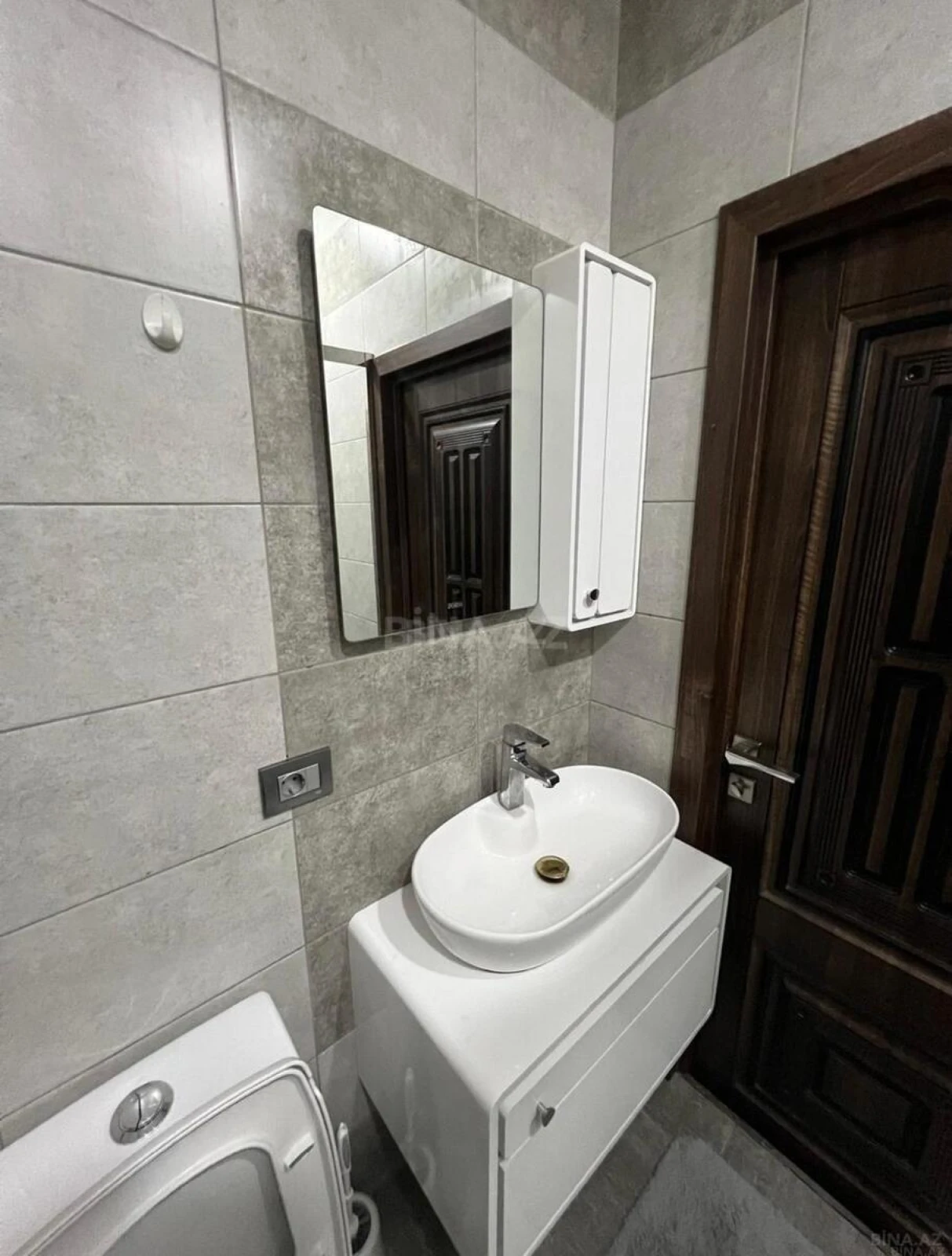 Kirayə verilir 2 otaqlı mənzil 72 m²