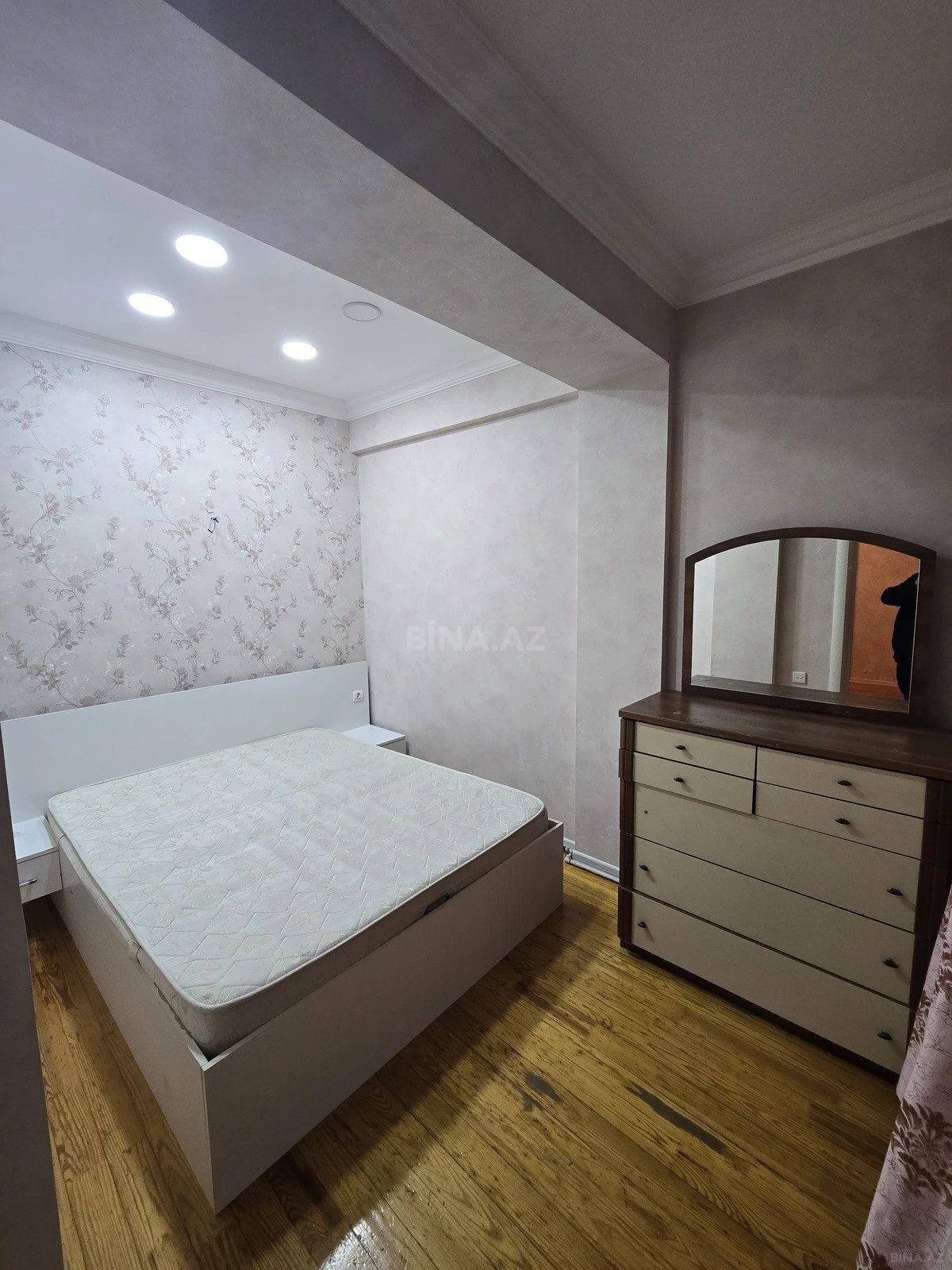 Satılır 2 otaqlı mənzil 52 m²