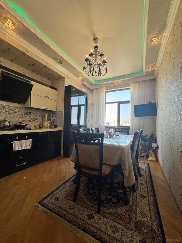 Satılır 3 otaqlı mənzil 138 m²