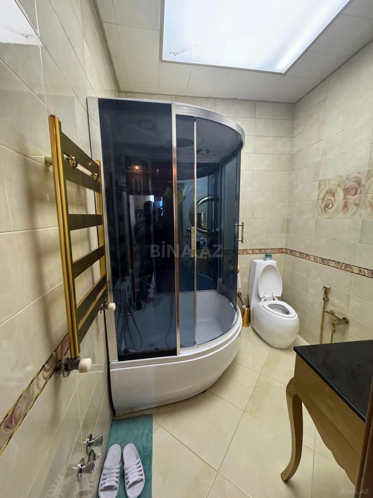 Satılır 3 otaqlı mənzil 138 m²