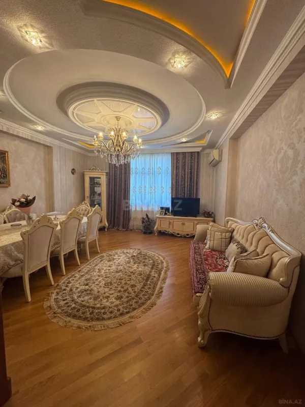 Satılır 3 otaqlı mənzil 138 m²