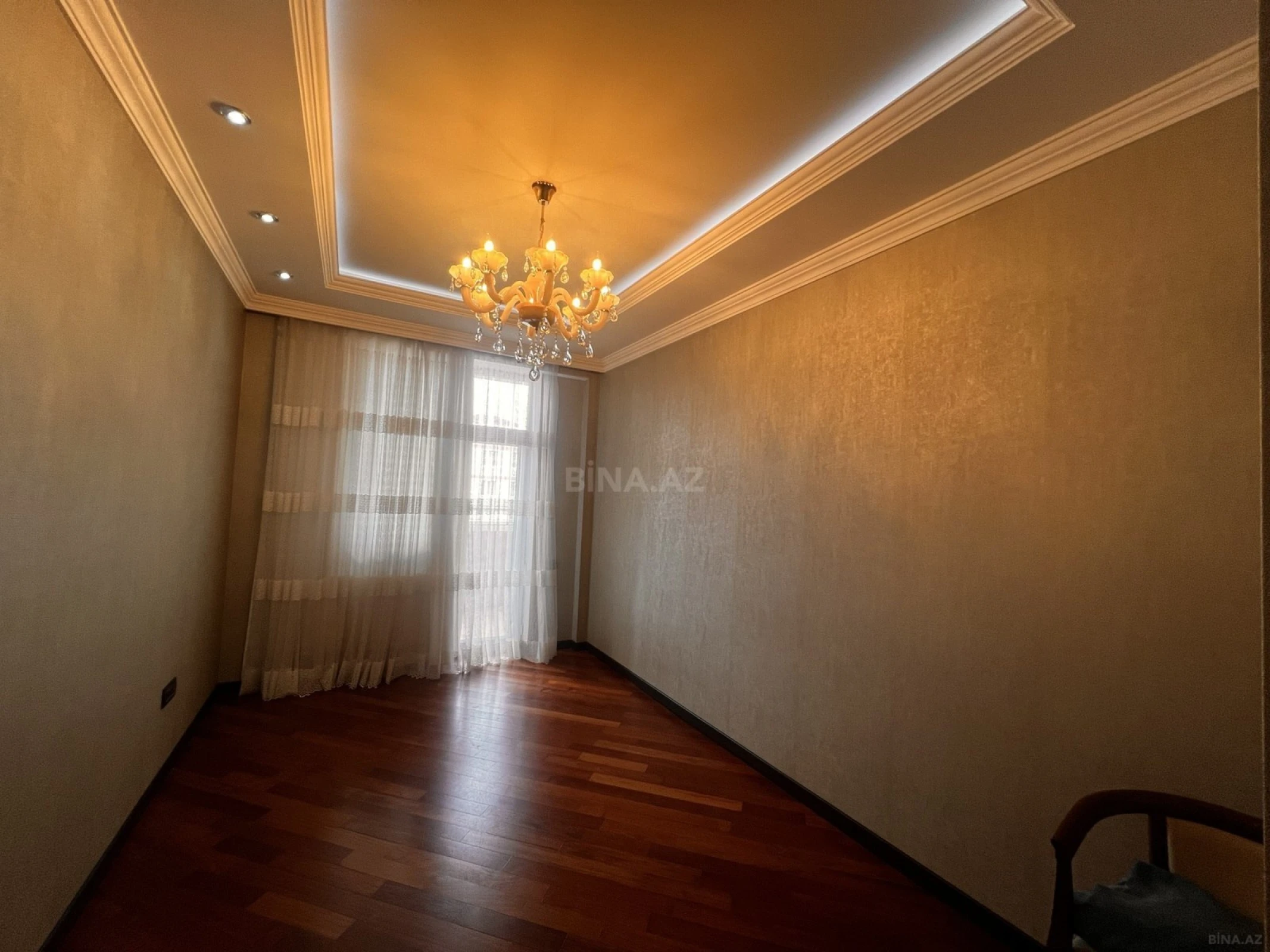 Kirayə verilir 3 otaqlı mənzil 140 m²