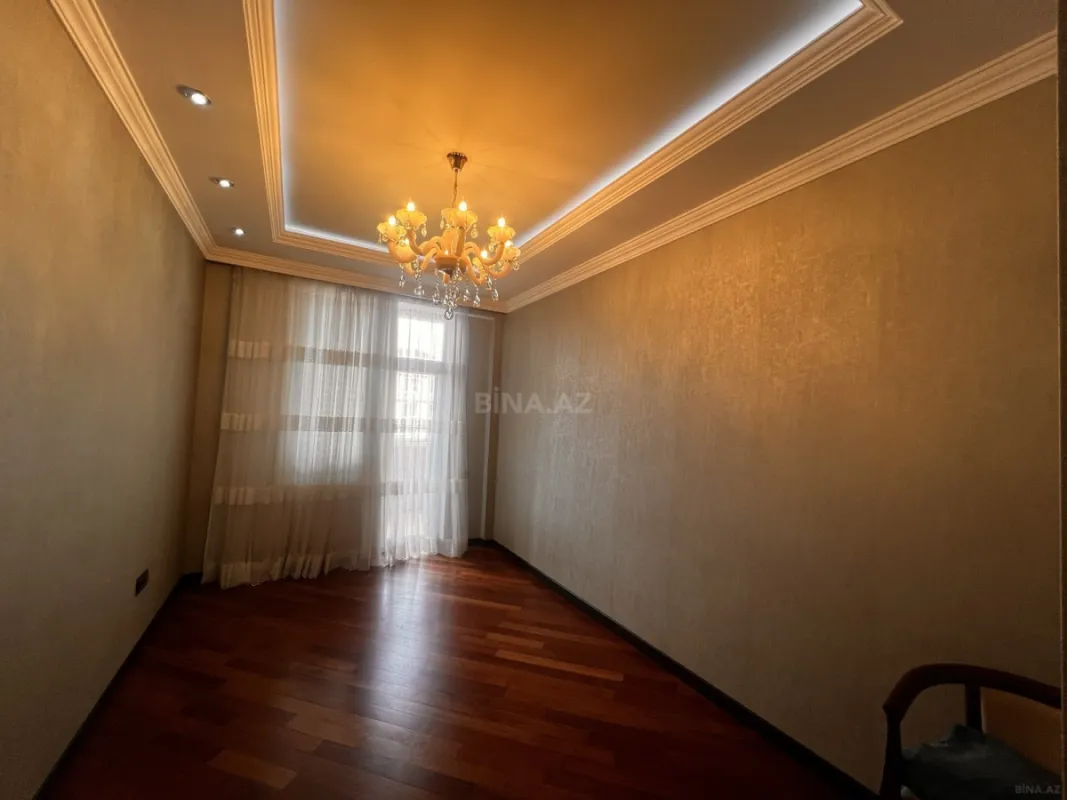 Kirayə verilir 3 otaqlı mənzil 140 m²