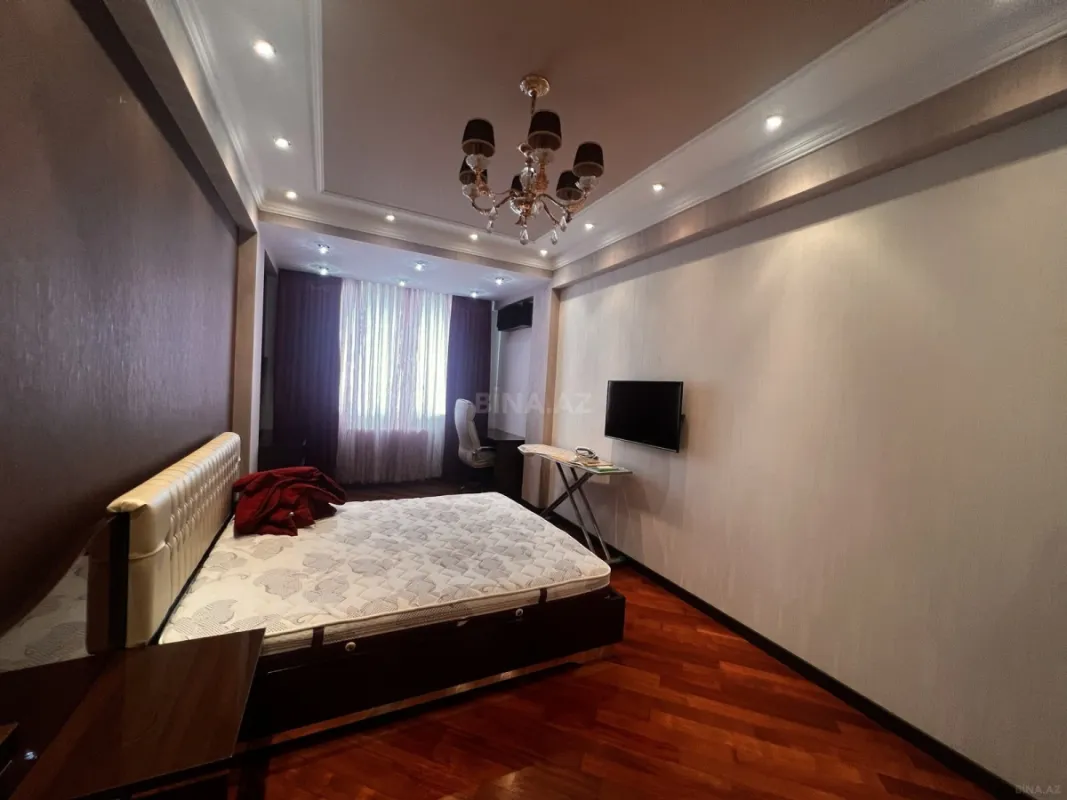 Kirayə verilir 3 otaqlı mənzil 140 m²
