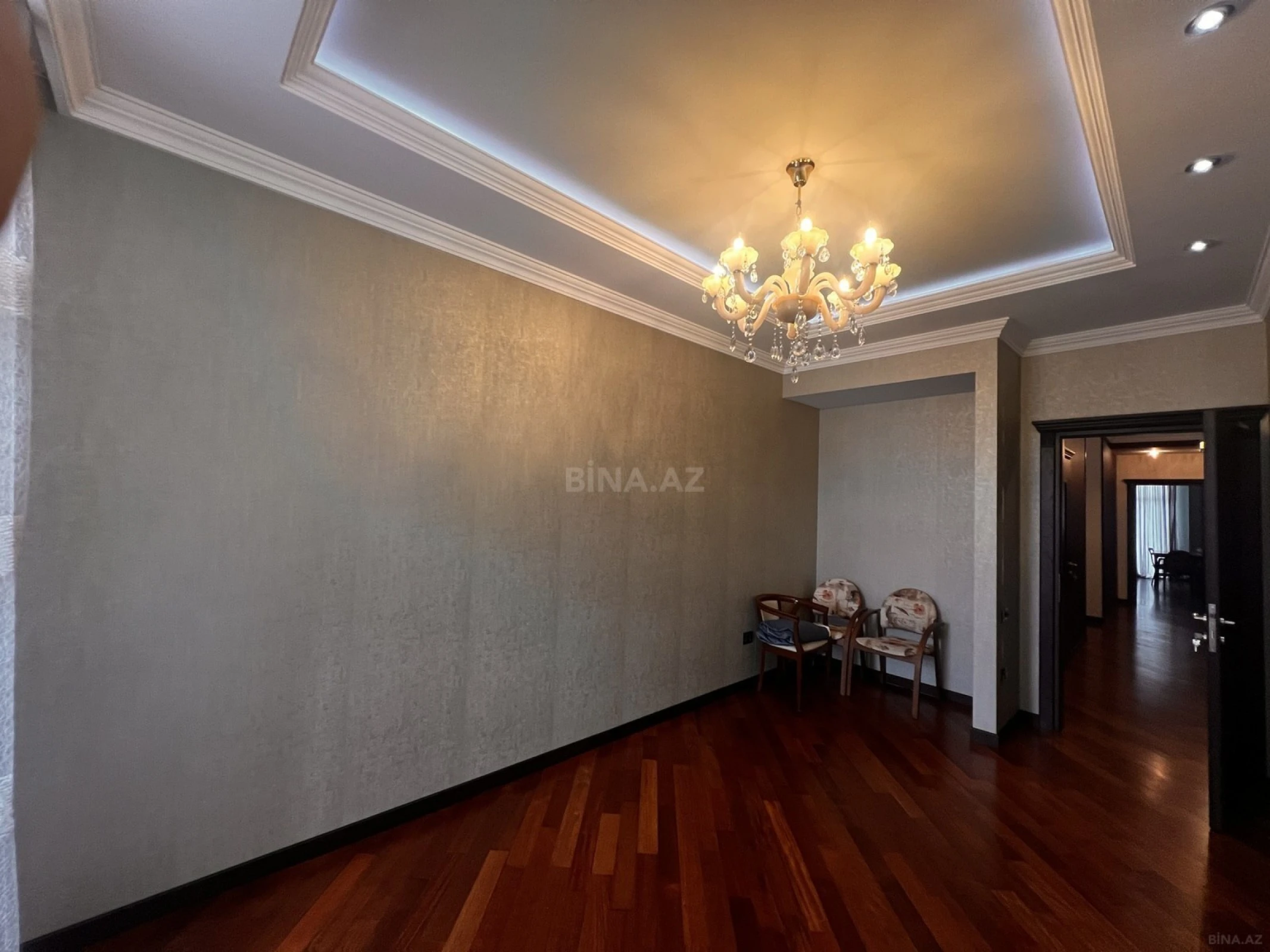 Kirayə verilir 3 otaqlı mənzil 140 m²