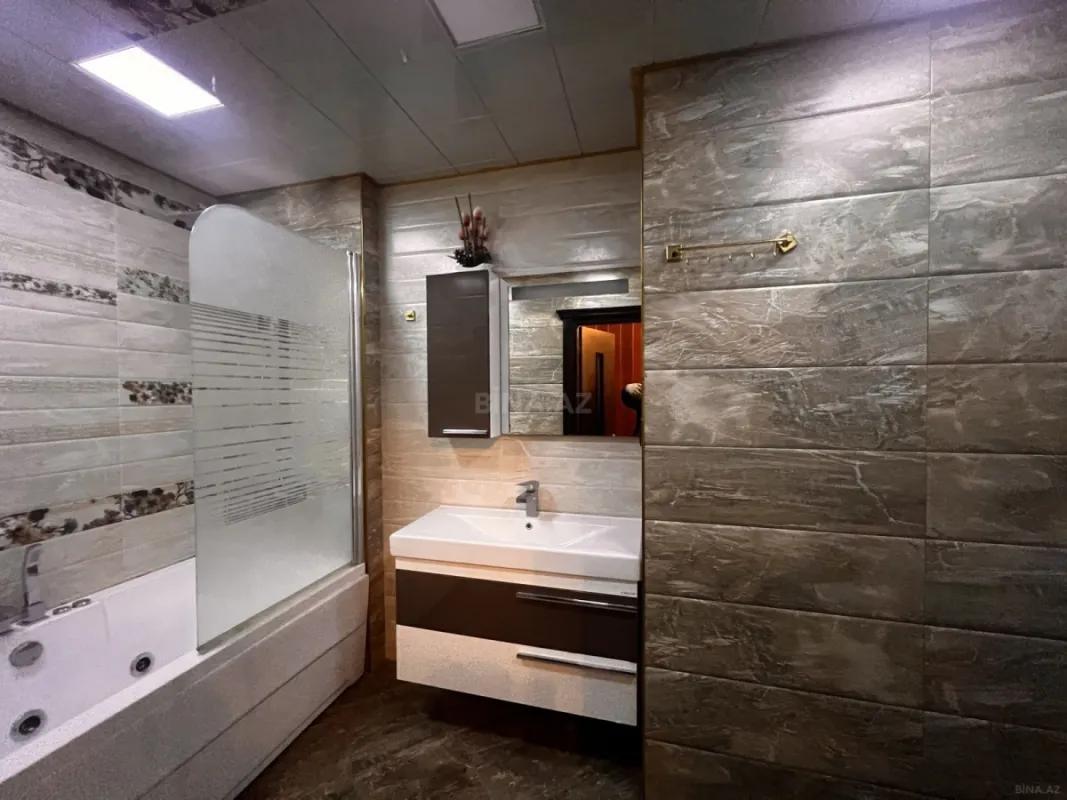 Kirayə verilir 3 otaqlı mənzil 140 m²